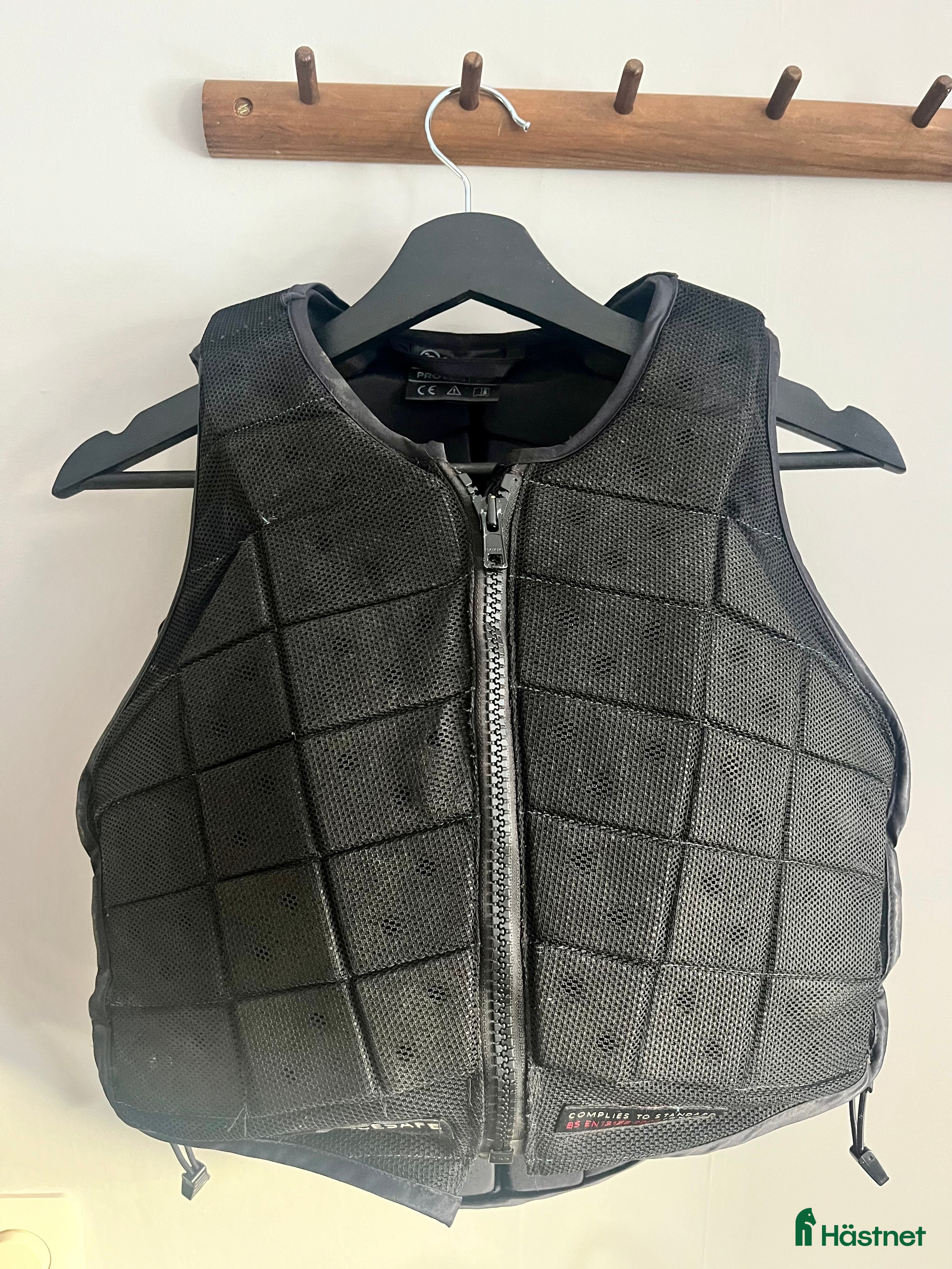 Säkerhetsvästar ryttarutrustning till salu: Racesafe Provent 3,0 i Bålsta - Annons 17