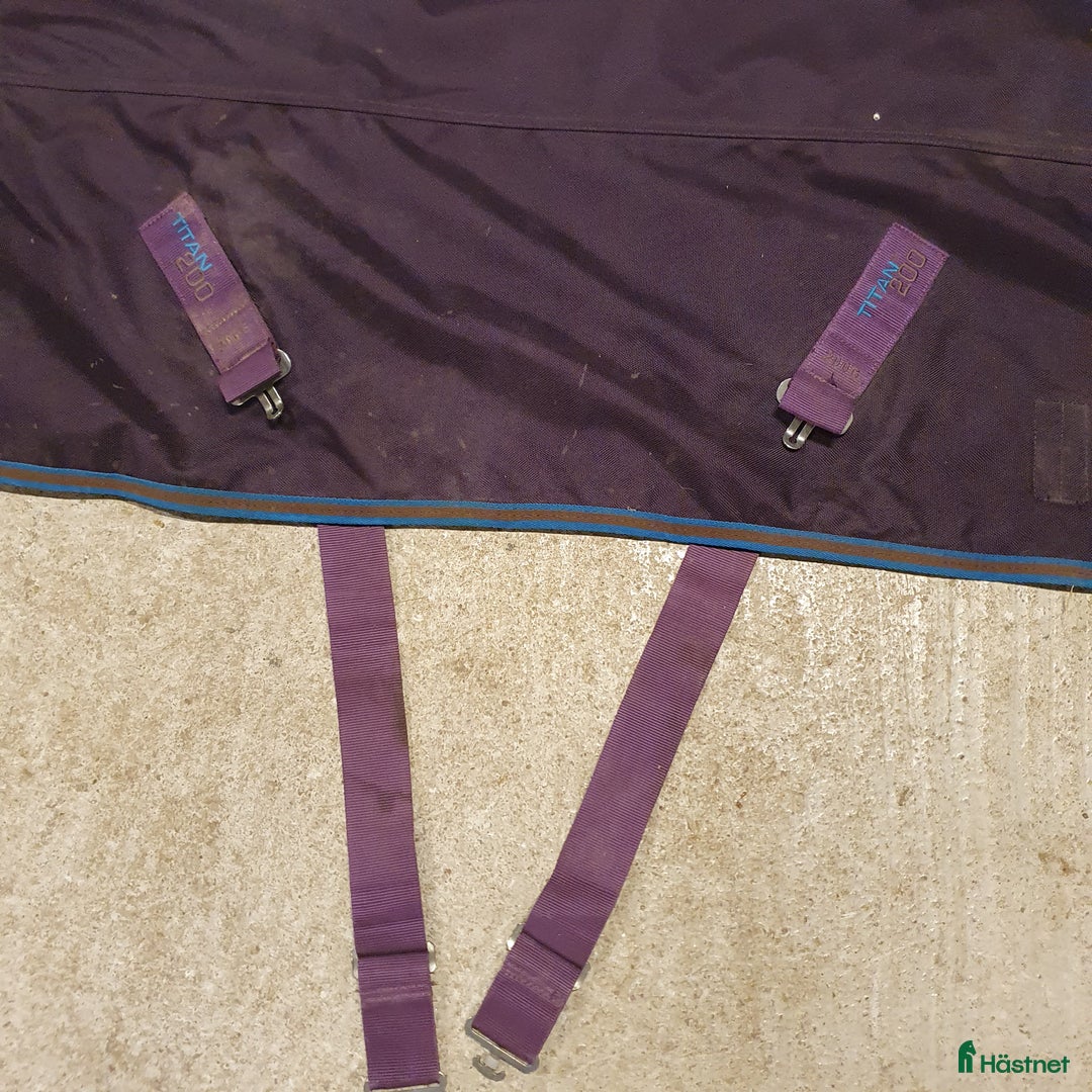 Täcken hästutrustning till salu: Premier Equine Titan 200g strl 6.3/140-145cm  i Tranås - Annons 10
