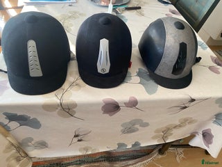 Hjälmar ryttarutrustning till salu: Hjälmar i Kungsängen - Annons 1