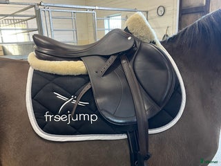 Schabrak & Vojlockar hästutrustning till salu: Fint hopp schabrak - Annons 1