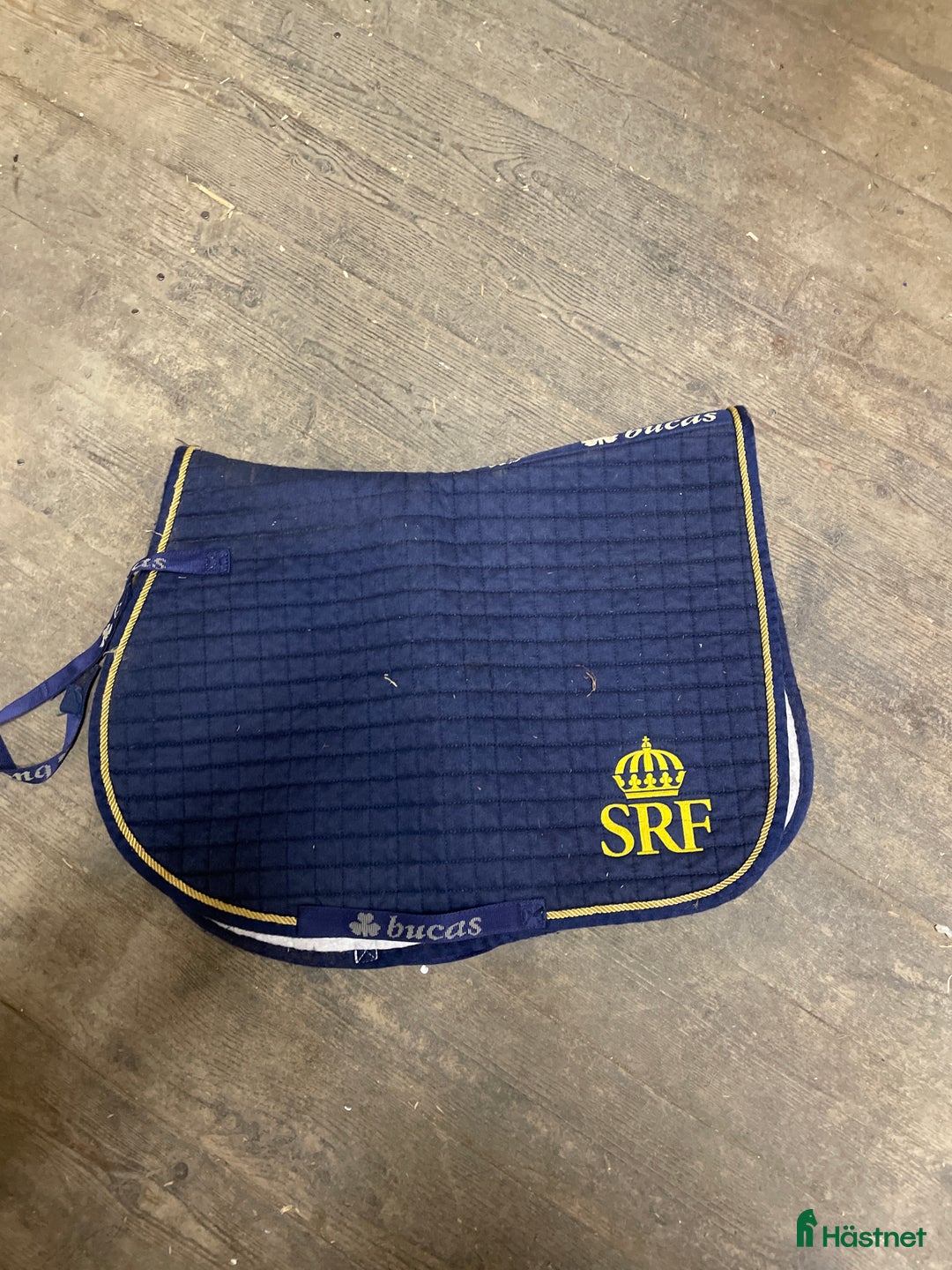 Schabrak & Vojlockar hästutrustning till salu: Strömsholm schabrak💙💛 i Västerås - Annons 1