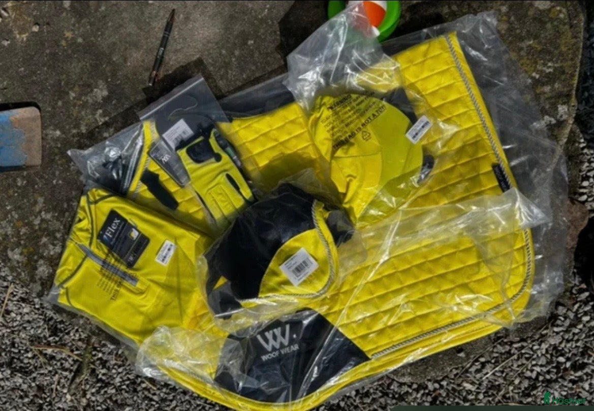 Sadeltillbehör hästutrustning Gult set i Hörby - Annons 1