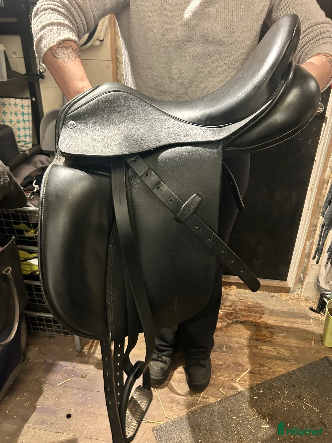 Sadlar hästutrustning till salu: Fantastisk Farmland dressyrsadel - Annons 1