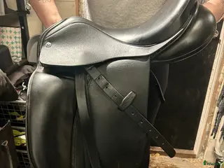 Sadlar hästutrustning till salu: Fantastisk Farmland dressyrsadel - Annons 4