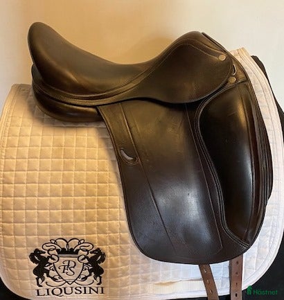 Sadlar hästutrustning till salu: Dressysadel Equipe Emporio i Uppsala - Annons 21