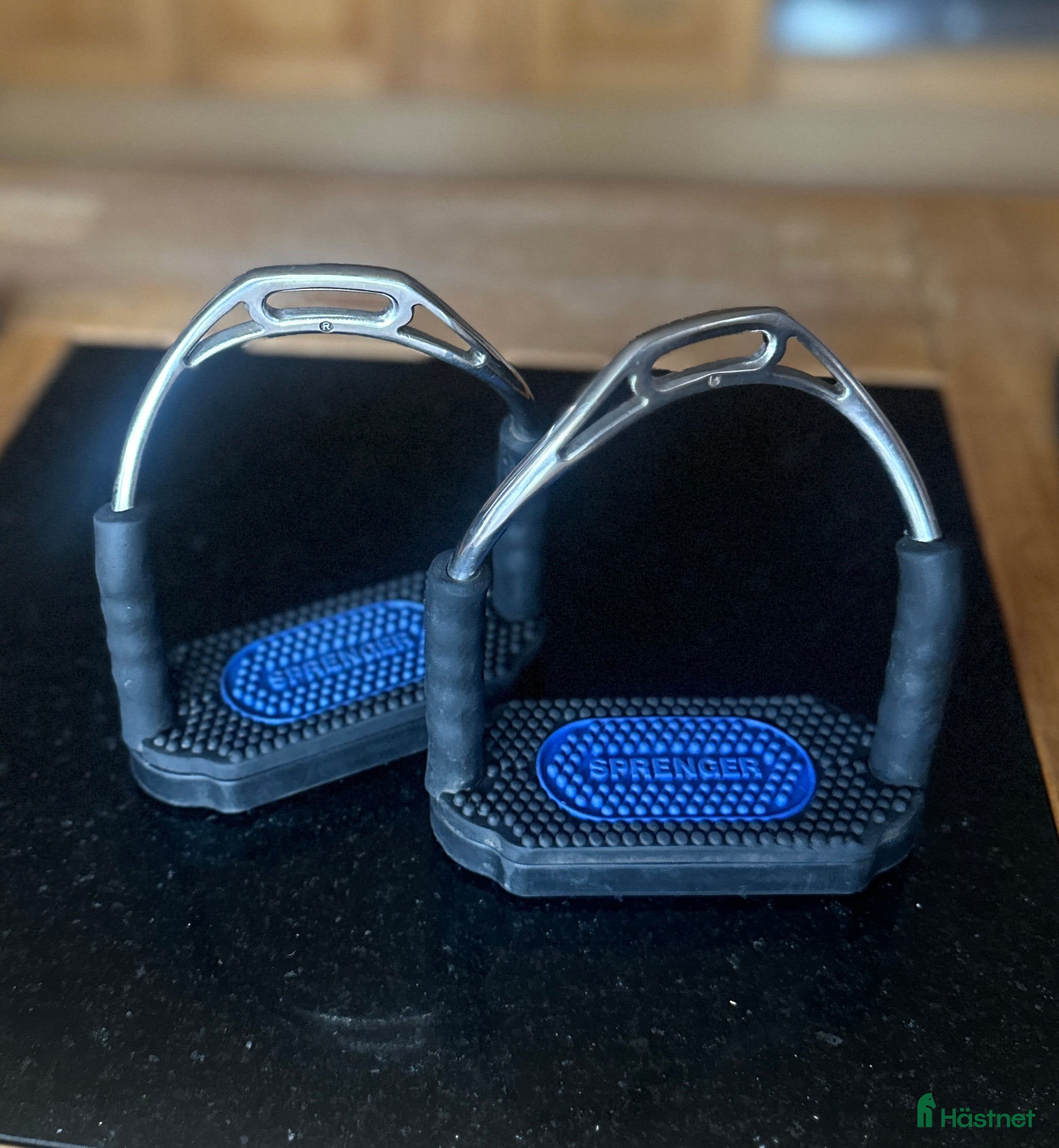 Stigbyglar hästutrustning till salu: Sprenger Bow Balance i Skövde - Annons 1