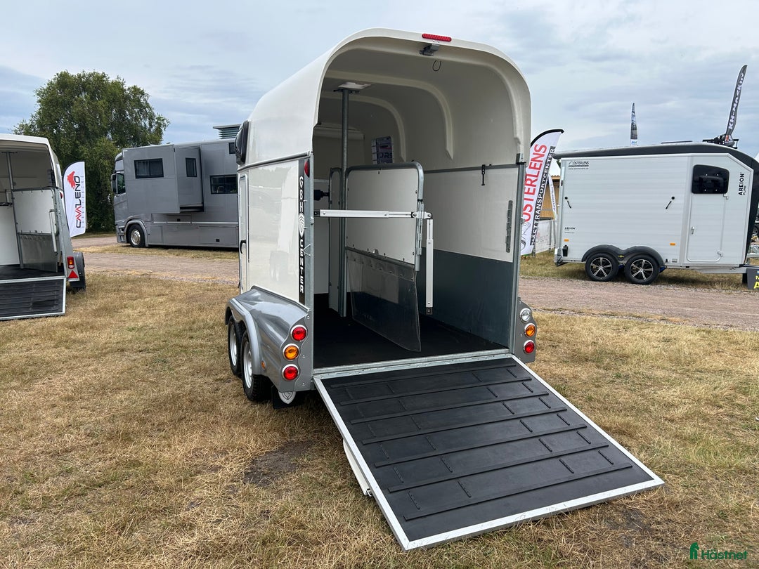 Hästtransporter  fordon & transport till salu: Nya Thule Exellent  i Teckomatorp - Annons 2