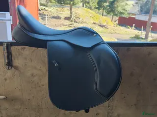Sadlar hästutrustning Hoppsadel i stort sett ny - Annons 14