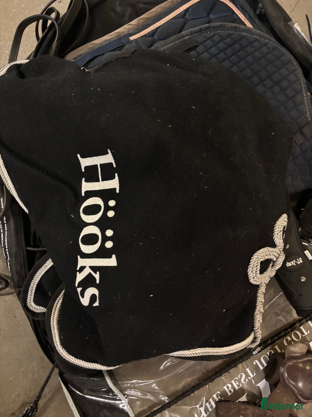 Täcken hästutrustning till salu: Hööks fleecetäcke i Stockholm - Annons 1