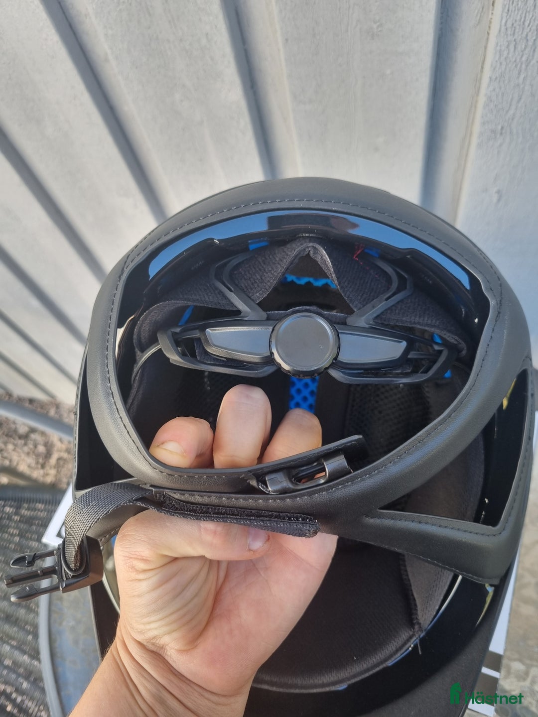 Hjälmar ryttarutrustning till salu: Ridhjälm säljes i Sjöbo - Annons 4