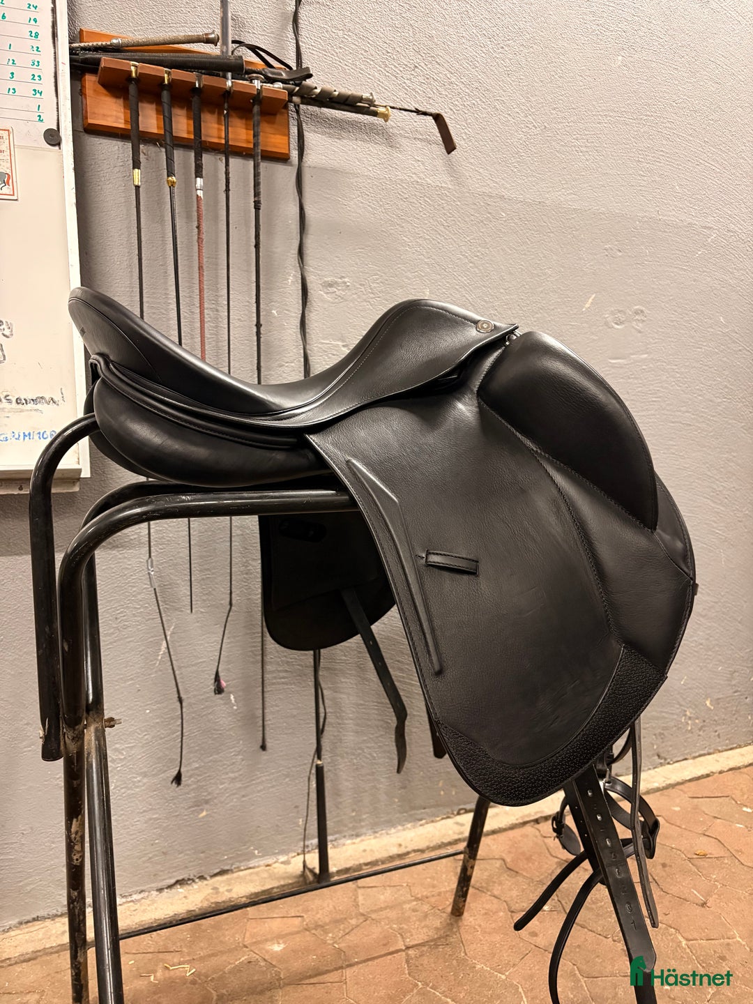 Sadlar hästutrustning till salu: Prestige Monza monoflap 17” i Åkarp - Annons 1