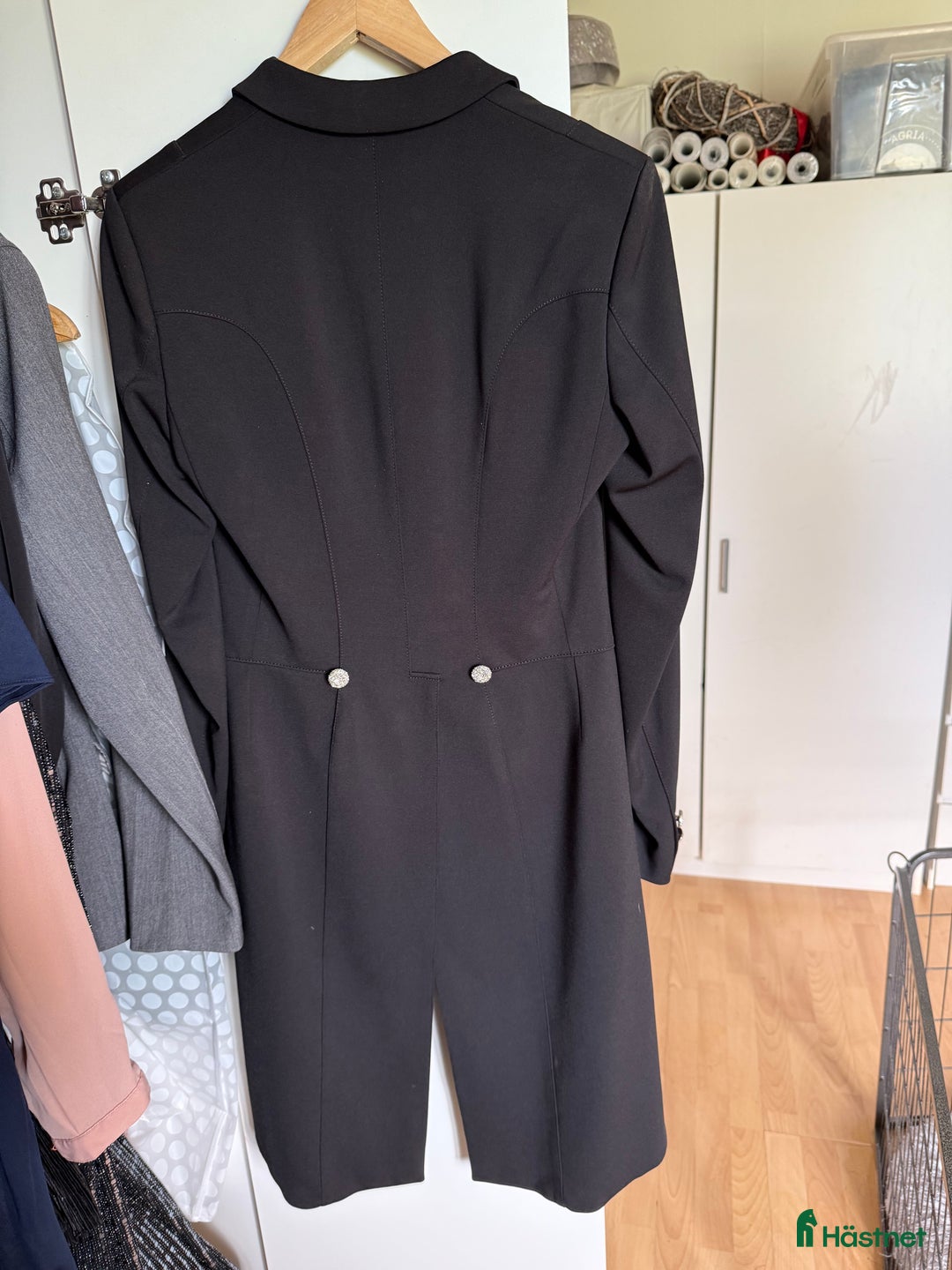 Jackor & Kavajer ryttarutrustning till salu: Frack, kavajer, ridbyxor  i Julita - Annons 2