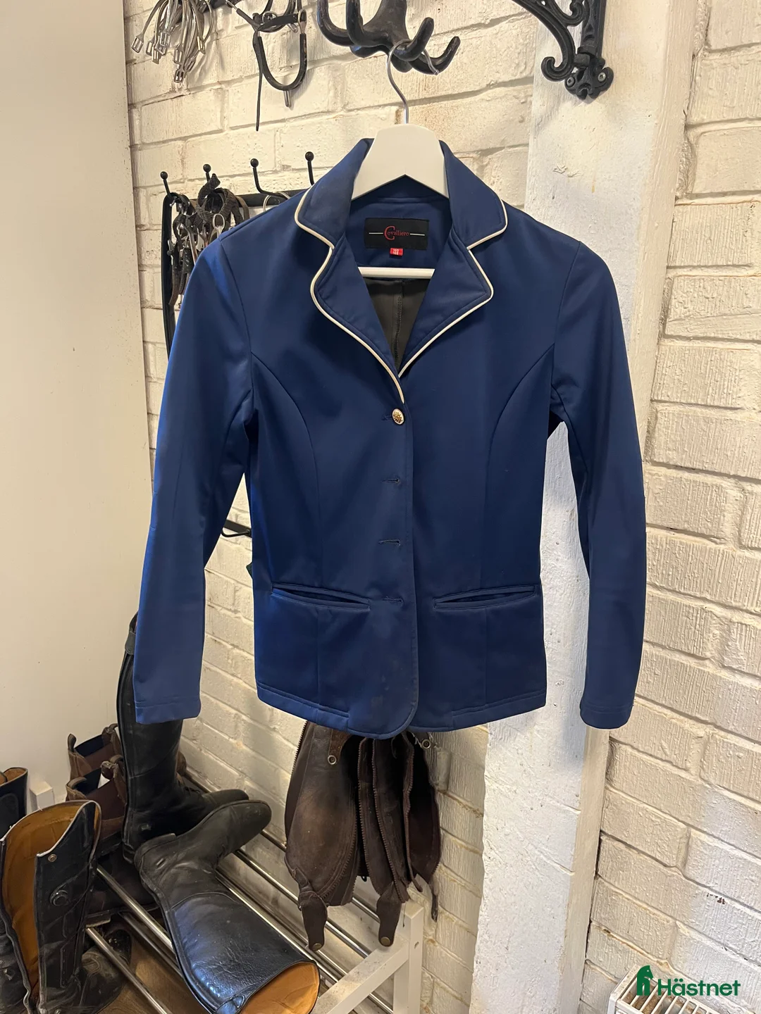 Jackor & Kavajer ryttarutrustning till salu: Superfin Covalliero Kavaj Barn - Annons 1