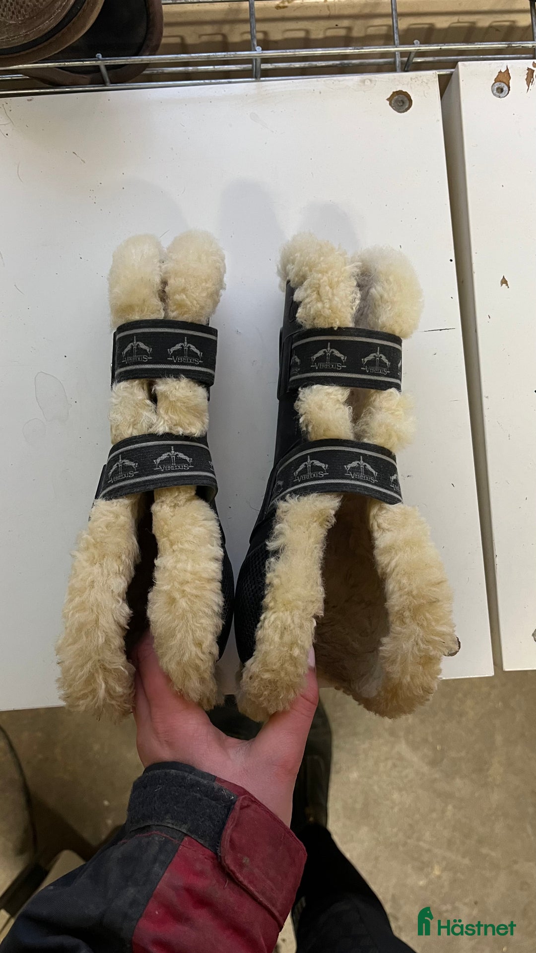 Benskydd hästutrustning till salu: Fina fluff verdus skydd! i Sjuntorp - Annons 2