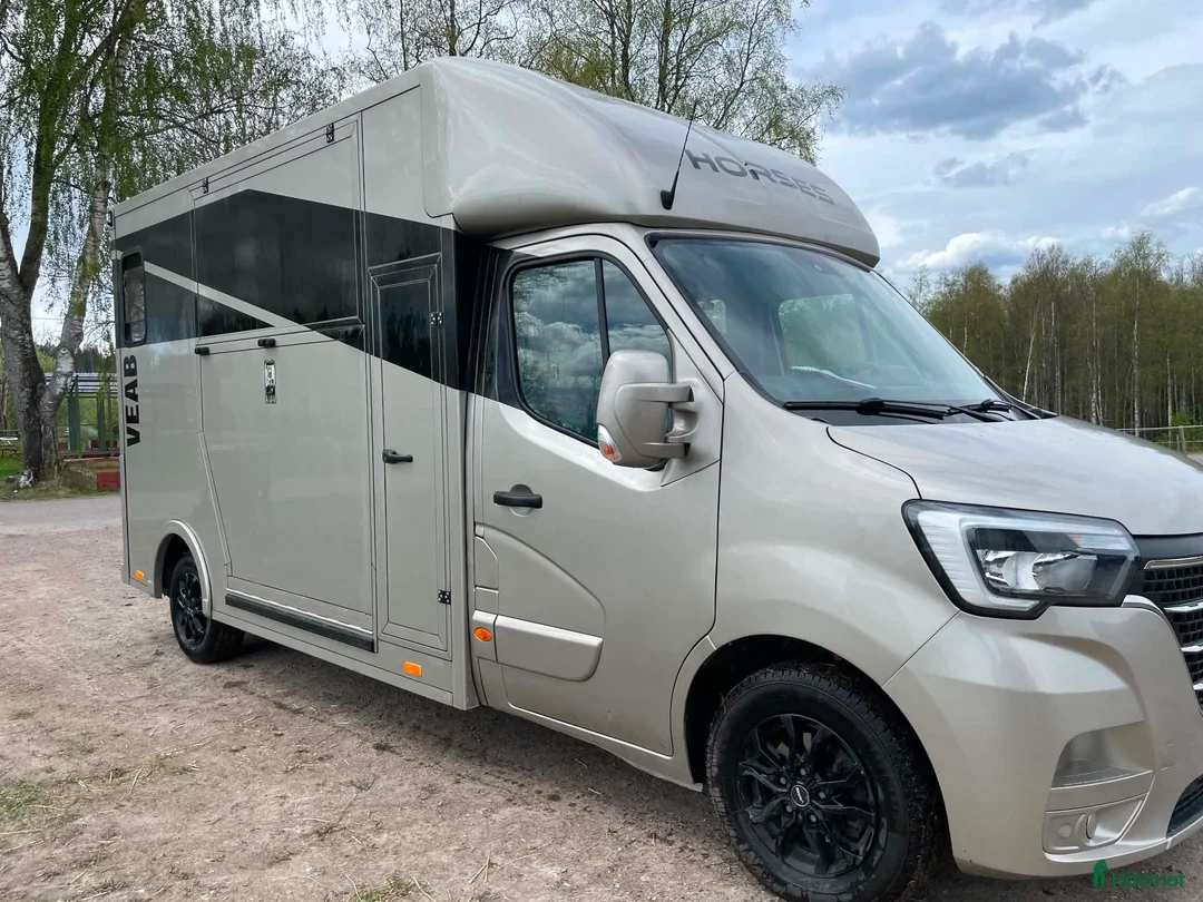 Hästlastbilar  fordon & transport till salu: Stuteri Meetingbuss 2021 i Falun - Annons 1