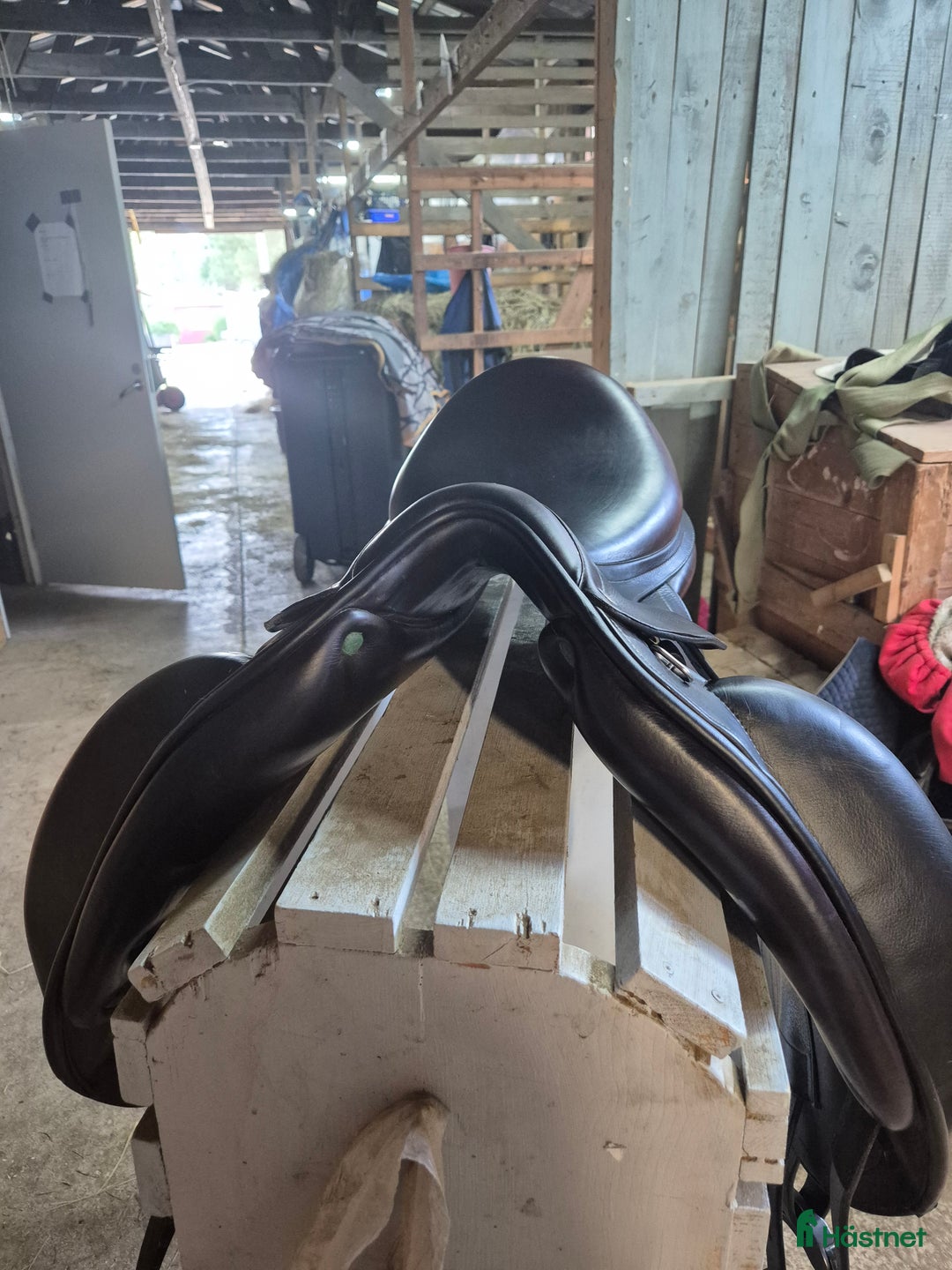 Sadlar hästutrustning till salu: Equipe olympia 17,5 N, M +1 fint skick i Åsele - Annons 4