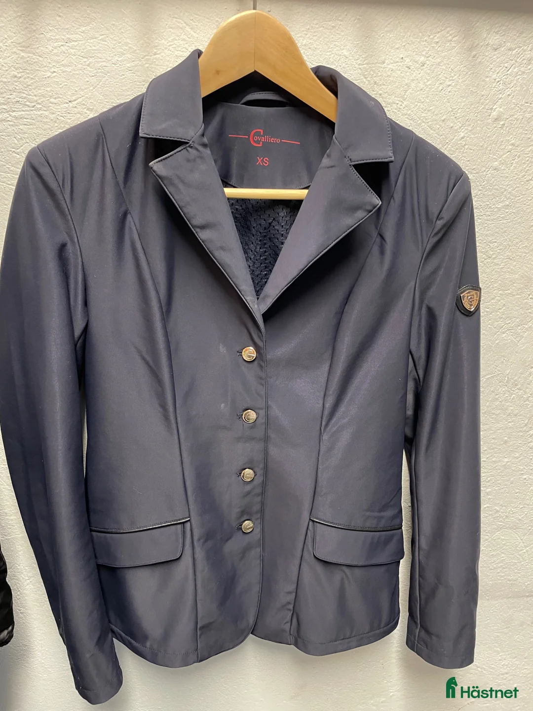 Jackor & Kavajer ryttarutrustning till salu: Tävlingskavaj och en tröja/jacka Kingsland i Mölndal - Annons 1