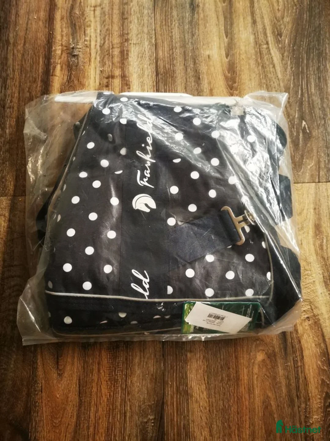 Täcken hästutrustning till salu: Nytt regntäcke stl 85 - Annons 4