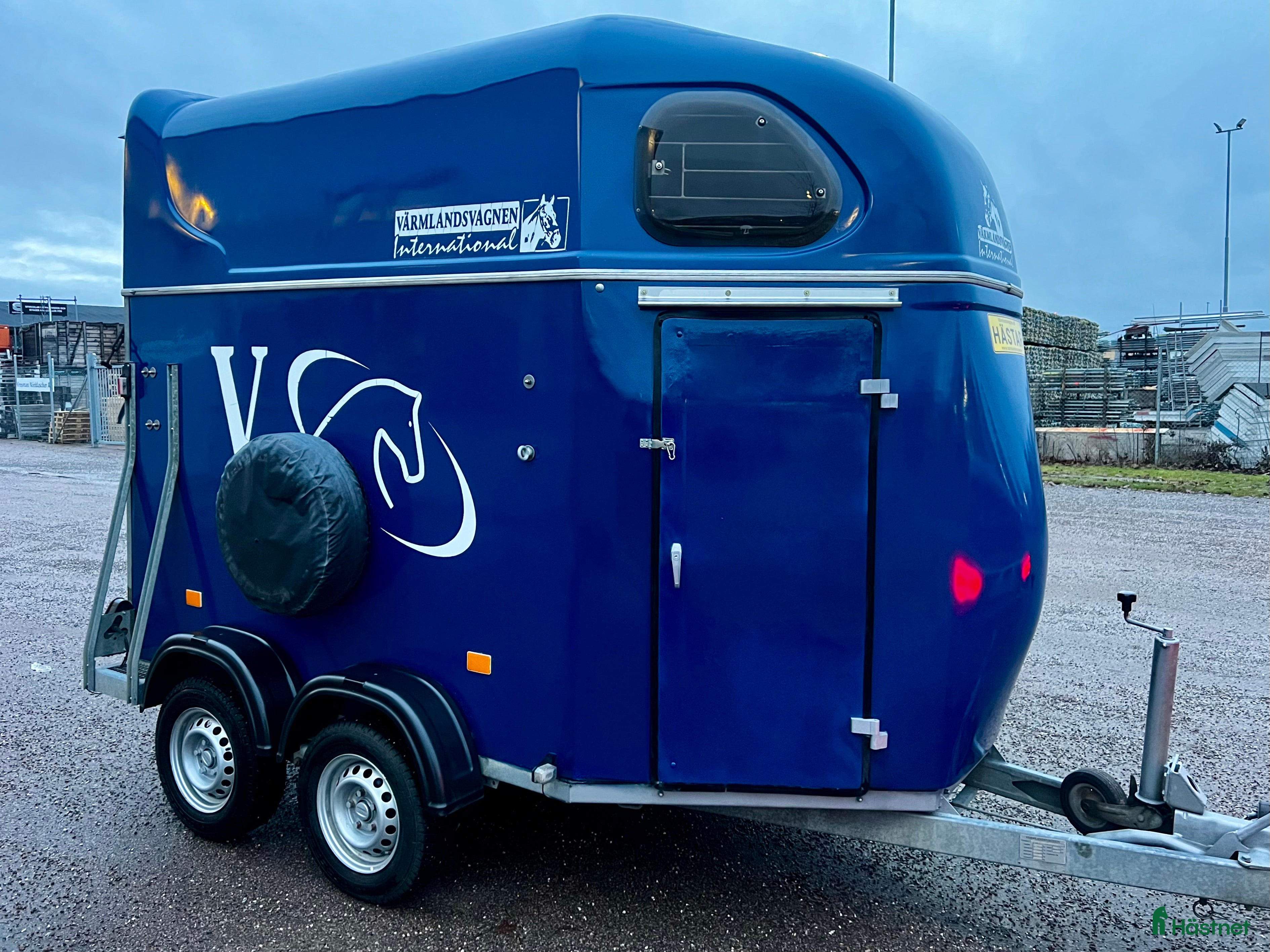 Hästtransporter  fordon &amp; transport till salu: Värmlandsvagnen international ( Helg erbjudande! ) i Västerås - Annons 4