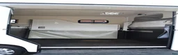 Hästlastbilar  fordon & transport till salu: Ameline 2016 3-sits, Automat  Endast 6078 mil - Annons 6
