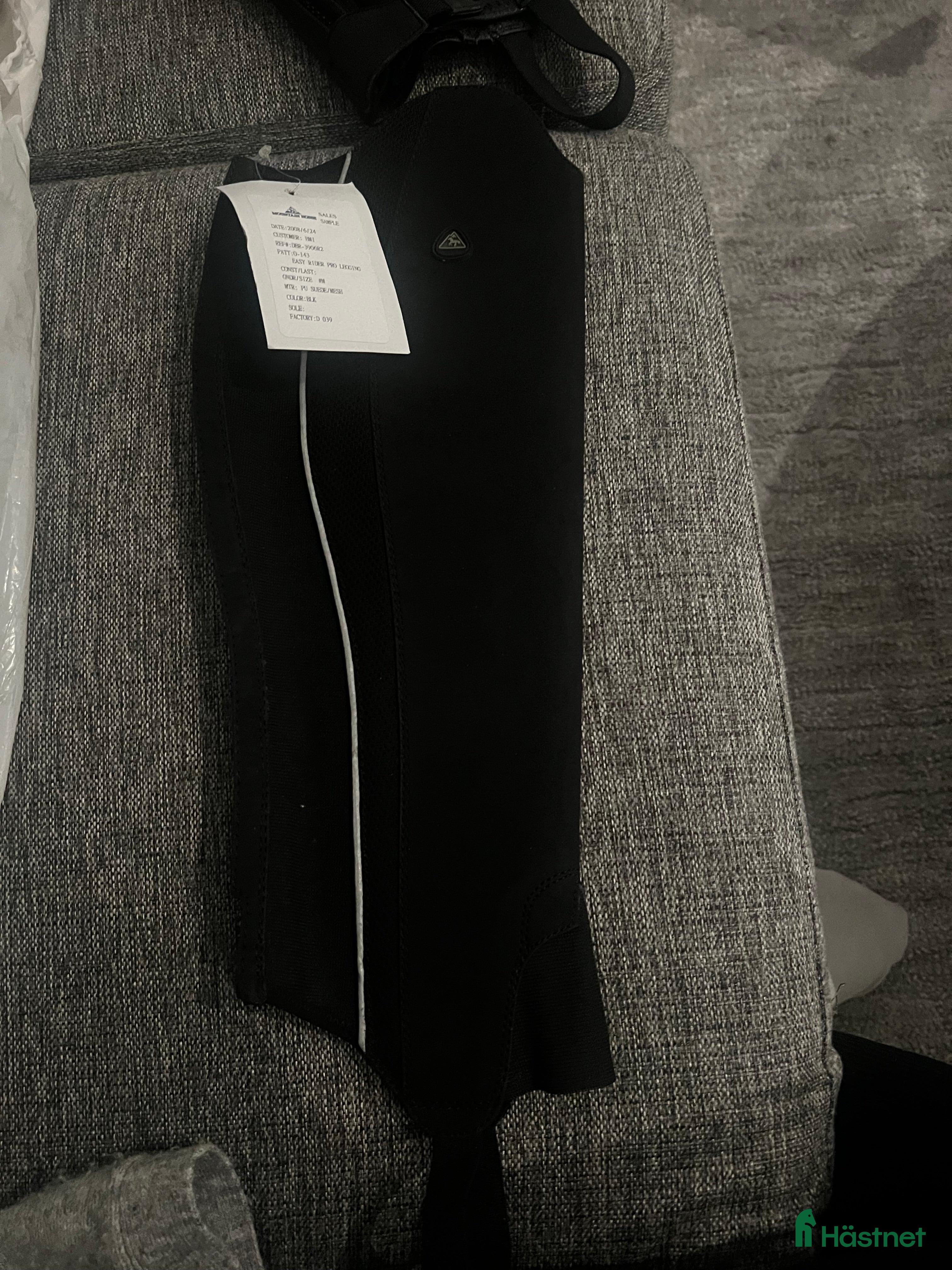 Övrig Ryttarutrustning ryttarutrustning till salu: Mountain Horse Shortchaps M i Vallda - Annons 1