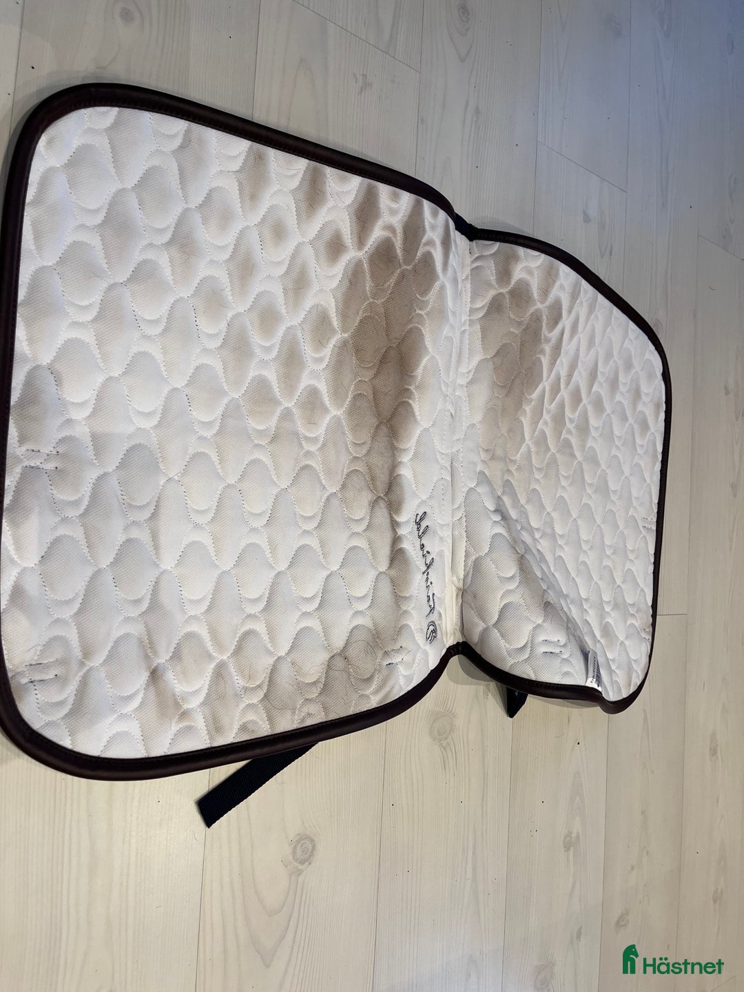 Schabrak & Vojlockar hästutrustning till salu: Fairfield schabrak säljes i Hammarö - Annons 3