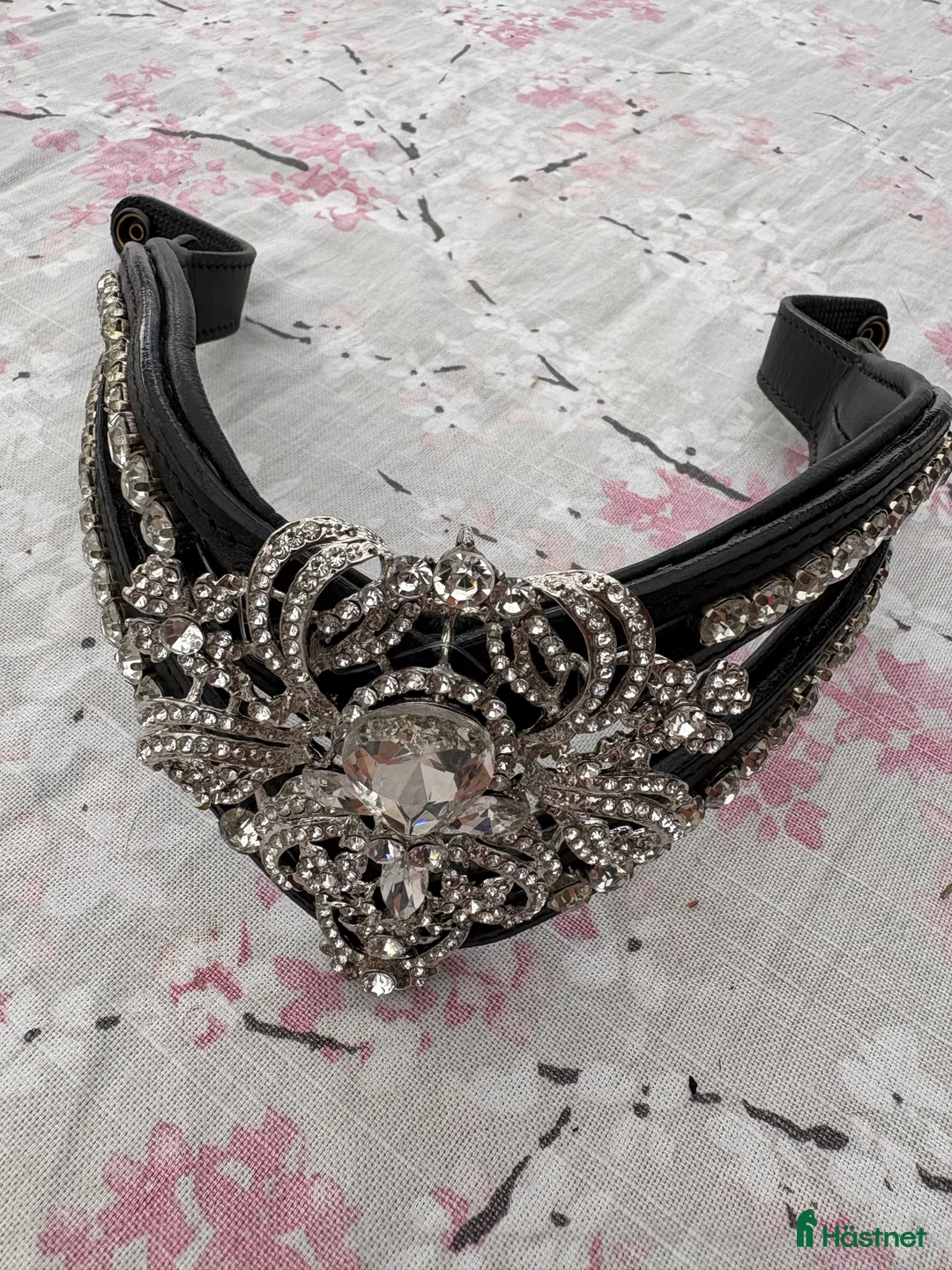 Övrig Hästutrustning hästutrustning till salu: Dubbelt svart pannband med bling cob  i Vaggeryd - Annons 4