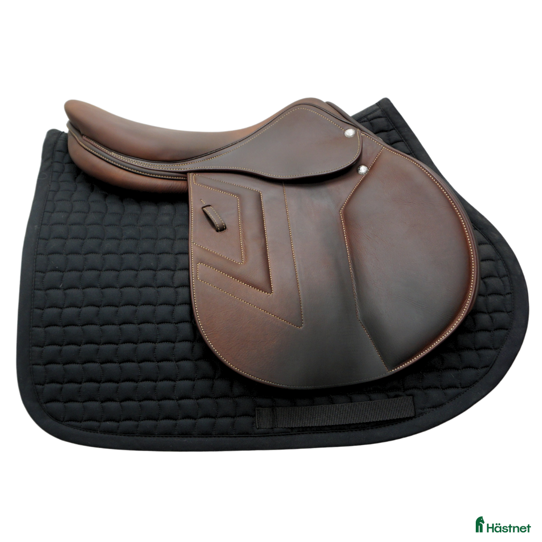 Sadlar hästutrustning till salu: Renaissance F 17" i nyskick! i Upplands Väsby - Annons 2