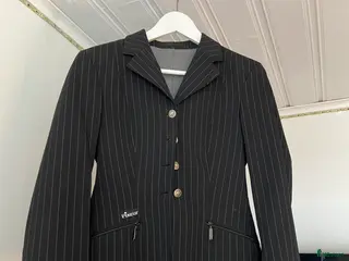 Jackor & Kavajer ryttarutrustning till salu: Pikeur kavaj i Bålsta - Annons 2