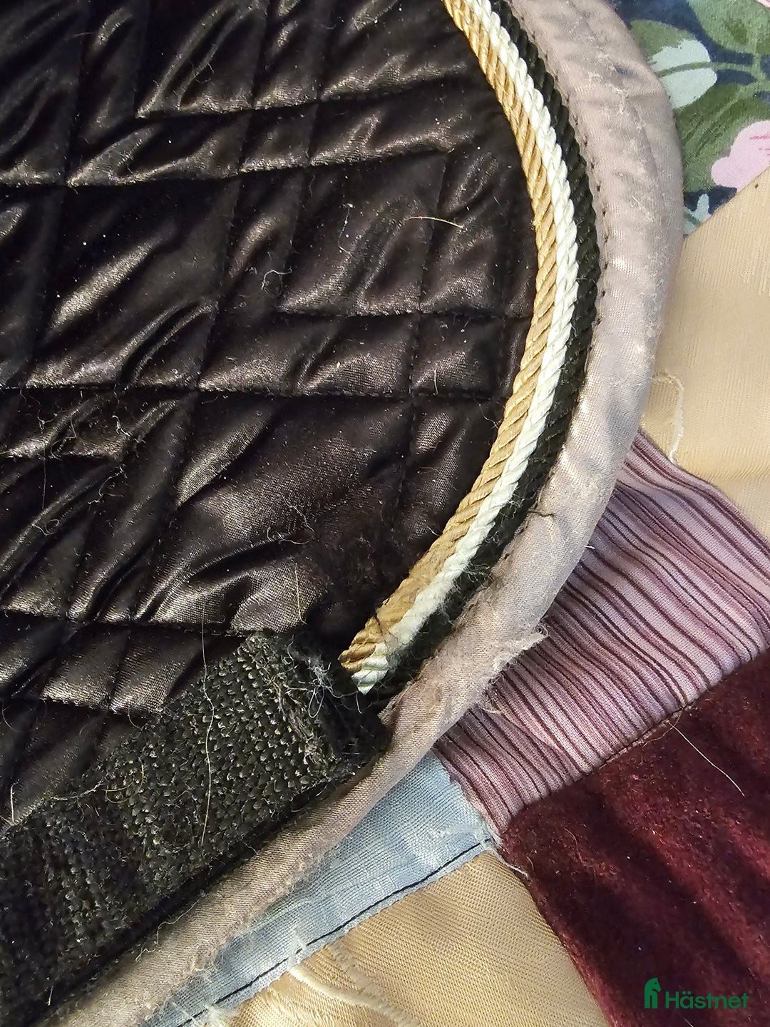 Schabrak & Vojlockar hästutrustning till salu: Svart schabrak cob i Söråker - Annons 7