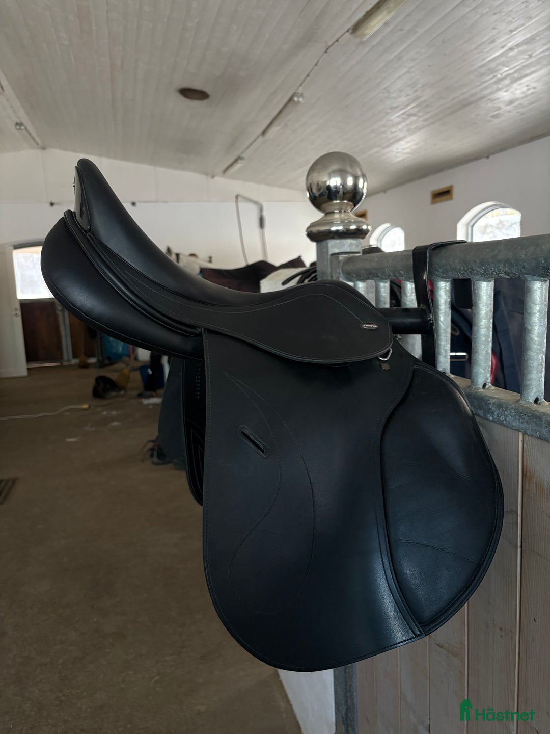 Sadlar hästutrustning till salu: TEKNA S-line allround 16.5’ i Säve - Annons 1