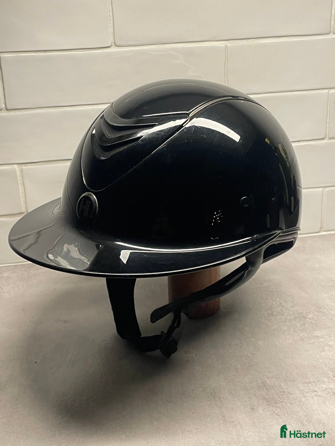 Hjälmar ryttarutrustning till salu: OneK advancé glossy 53-54 (51-56) i Ucklum - Annons 3