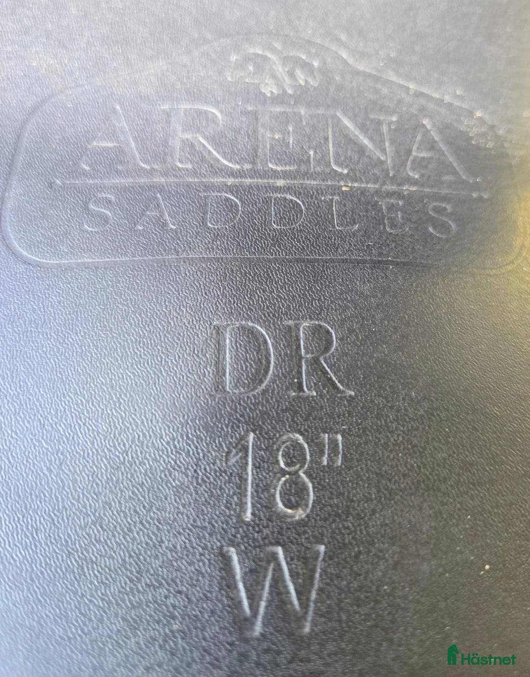 Sadlar hästutrustning till salu: Arena Wide Dressage 18” i Växjö - Annons 4
