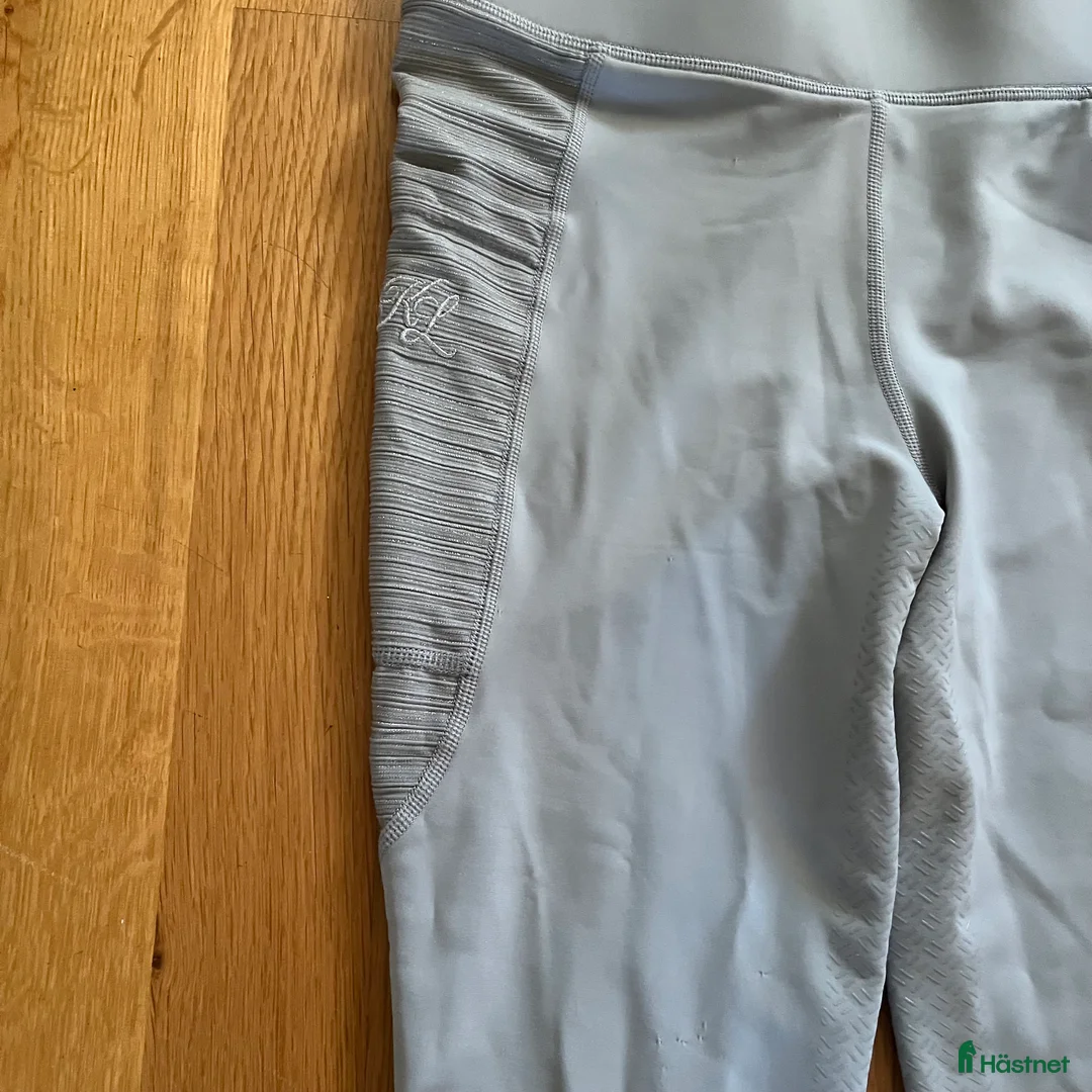 Ridbyxor ryttarutrustning till salu: Ett par fina ridbyxor! - Annons 4