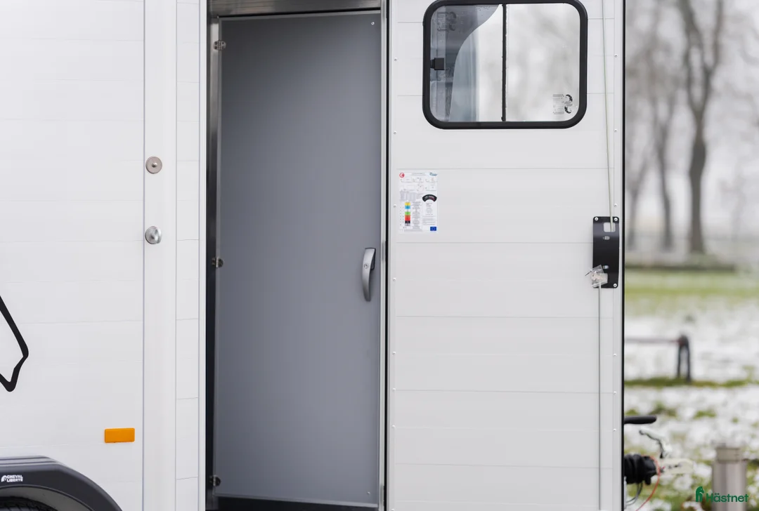 Hästtransporter  fordon & transport till salu: Cheval Liberté Touring Country med fronturlastning - Annons 18