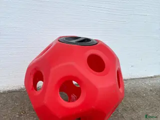 Övrig utrustning övrig utrustning till salu: Hö boll - Annons 2