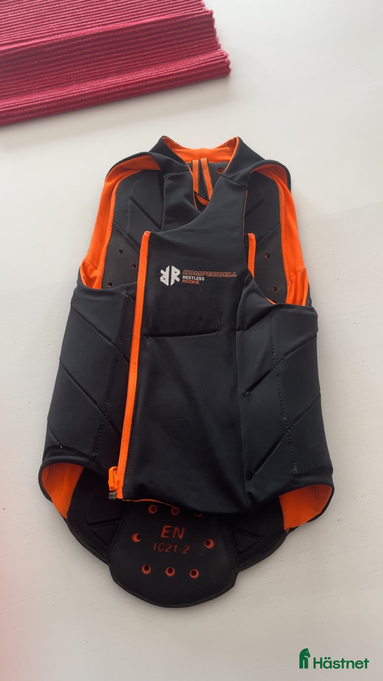 Säkerhetsvästar ryttarutrustning till salu: Ryggskydd i Brålanda - Annons 1