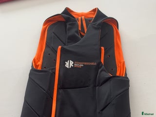 Säkerhetsvästar ryttarutrustning till salu: Ryggskydd i Brålanda - Annons 1