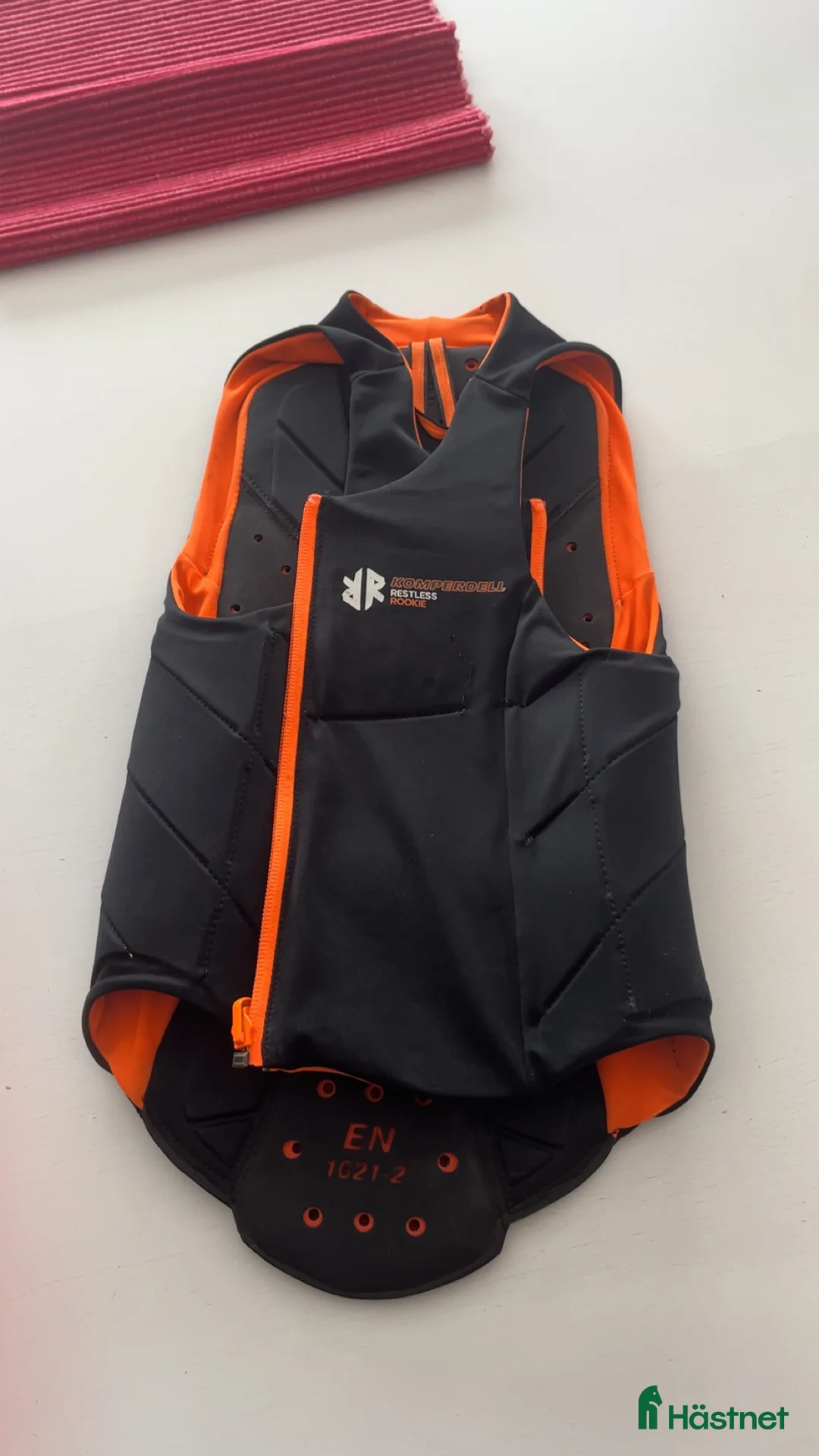 Säkerhetsvästar ryttarutrustning till salu: Ryggskydd i Brålanda - Annons 1