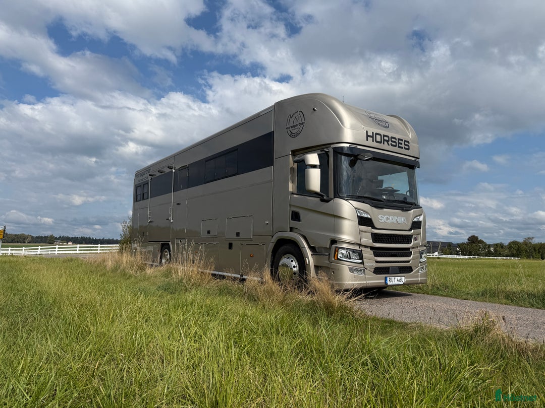 Hästlastbilar  fordon & transport till salu: Exklusiv 6-hästars Scania hästlastbil Horsepartner i Laholm - Annons 2