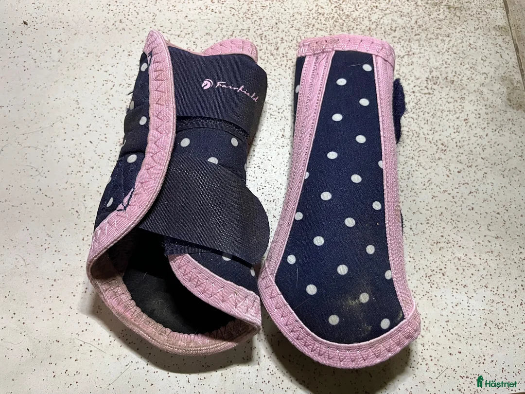 Schabrak & Vojlockar hästutrustning till salu: Polka Dot sett - Annons 2