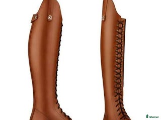 Ridstövlar ryttarutrustning till salu: SØKER SLIKE DRESSURSTØVLER I COGNAC i Sande i Vestfold - Annons 6