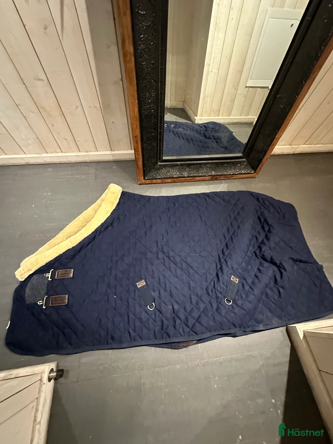 Täcken hästutrustning till salu: Kentucky showrug  i Lidingö - Annons 1