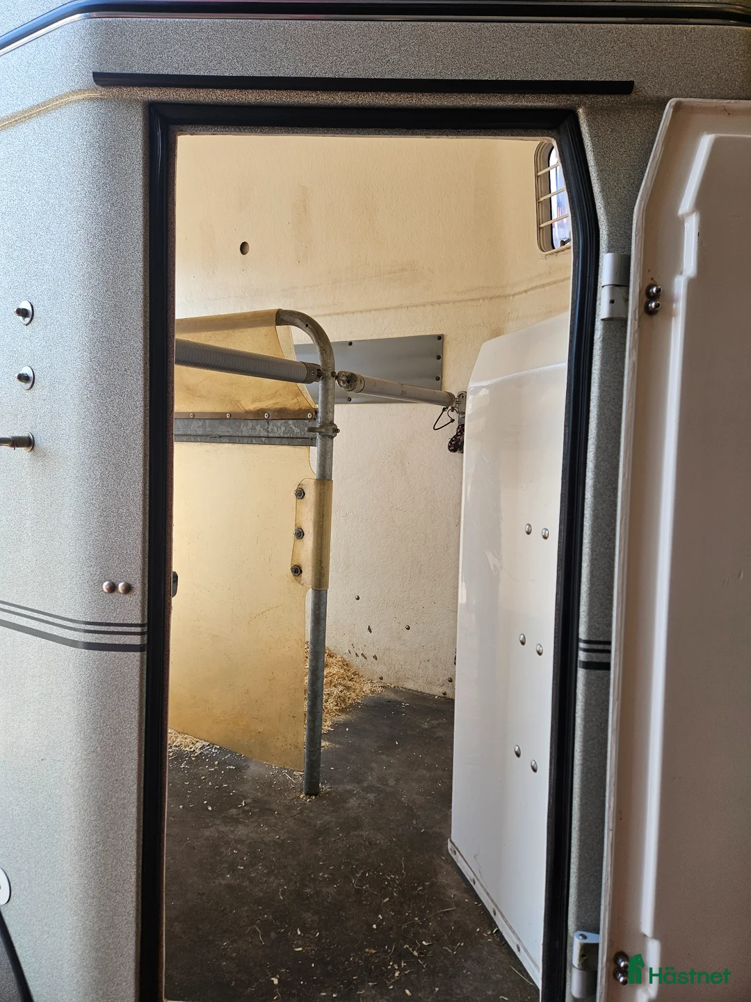 Hästtransporter  fordon & transport till salu: Böckmann 2000 - Annons 5