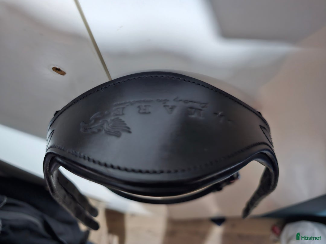 Träns hästutrustning till salu: Svart nackstycke Amare strl Ponny i Söråker - Annons 2