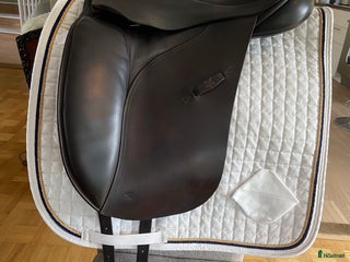 Sadlar hästutrustning till salu: Jeffries Falcon dressyrsadel bomM 17tum i Upplands Väsby - Annons 18