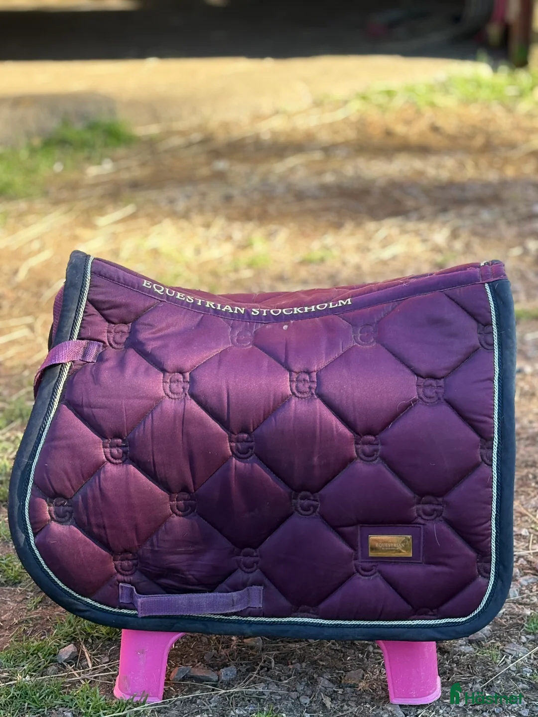 Schabrak & Vojlockar hästutrustning till salu: Lila Equestrian Stockholm schabrak! i Västervik - Annons 2