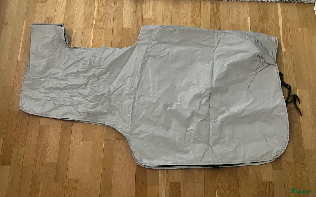 Täcken hästutrustning till salu: Ridtäcke helt i reflex!  - Annons 1