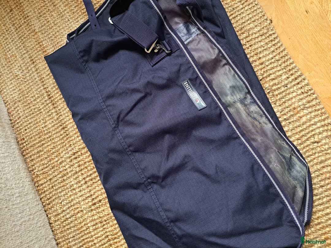 Täcken hästutrustning till salu: Ridregntäcke Equiline i Hägersten - Annons 2