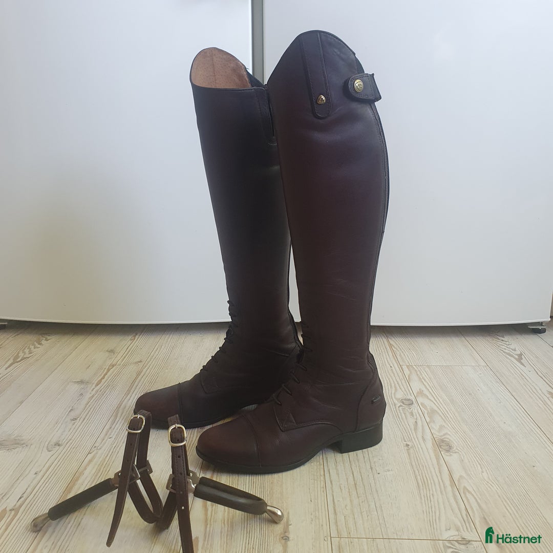 Ridstövlar ryttarutrustning till salu: Ariat Heritage ridstövlar Bruna strl 38 i Tranås - Bild 8